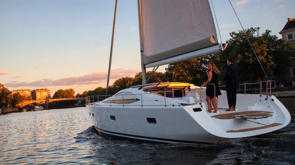 Top Reasons to Choose Yacht Rentals for London Celebrations